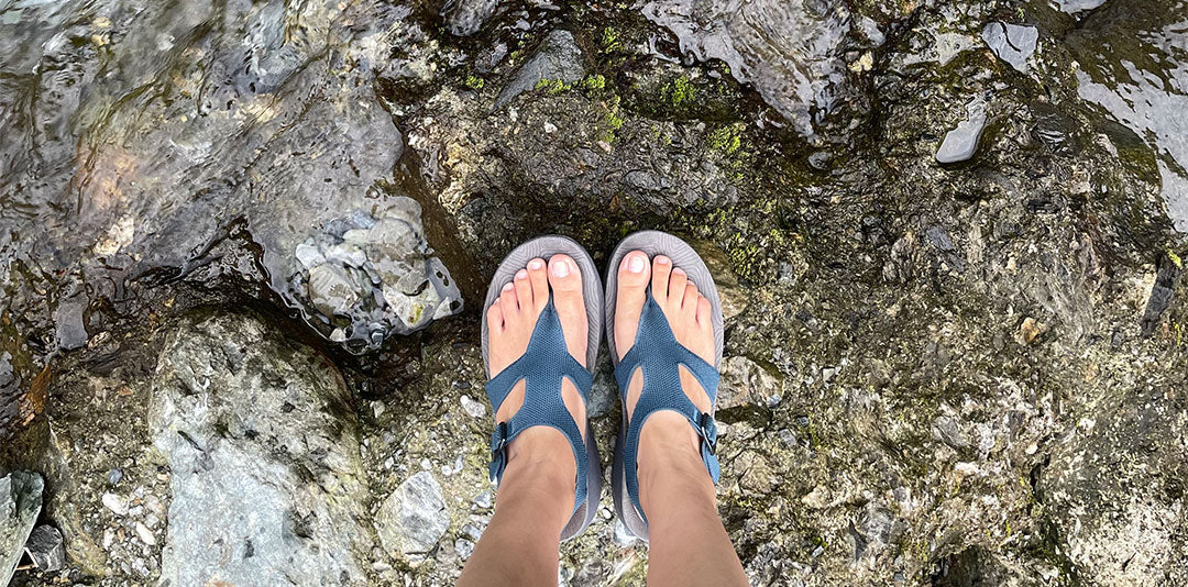 hike in sandals things to look for featured image