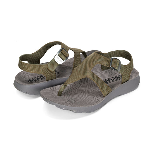Sandals with built-in arch support that's great for flat feet.