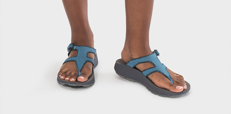 Sandals with built-in arch support that's great for flat feet.